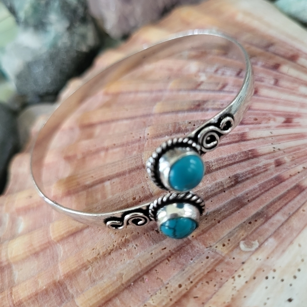 925 SS Plated Turquoise bracelet NWT - Picture 2 of 3